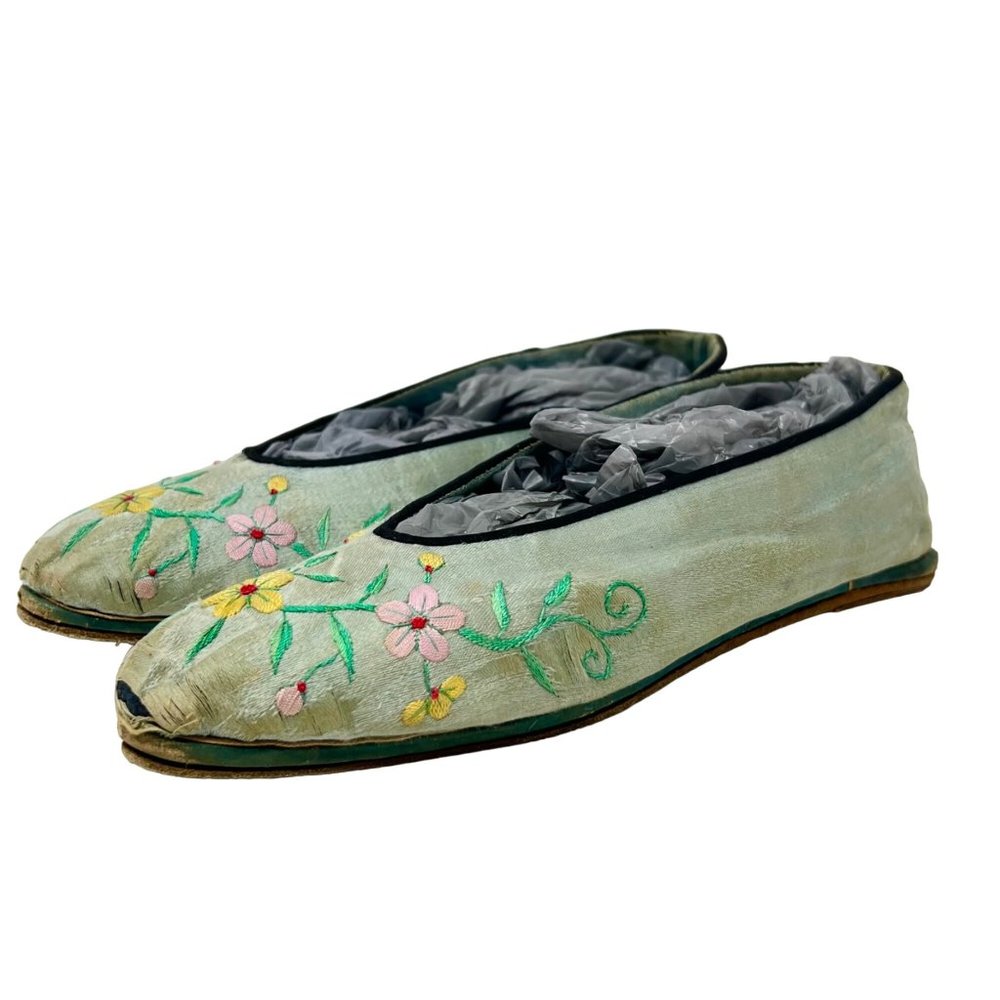 Silk Embroidered Vintage Slippers Womens‎ Girls Asian? 1940's?  Philippines?